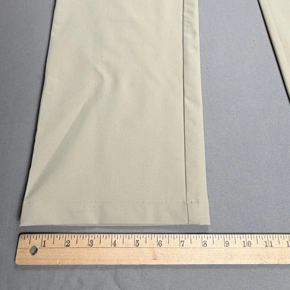 Under Armour Drive Golf Pants Tan Khaki Straight Leg Mens Sz 36/32 - Picture 9 of 9